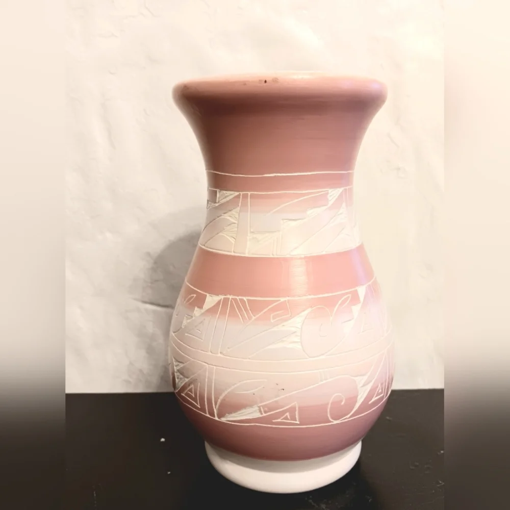 Vintage signed etched ceramic Southwestern Native vase vessel. 7.5" tall - Picture 2 of 13